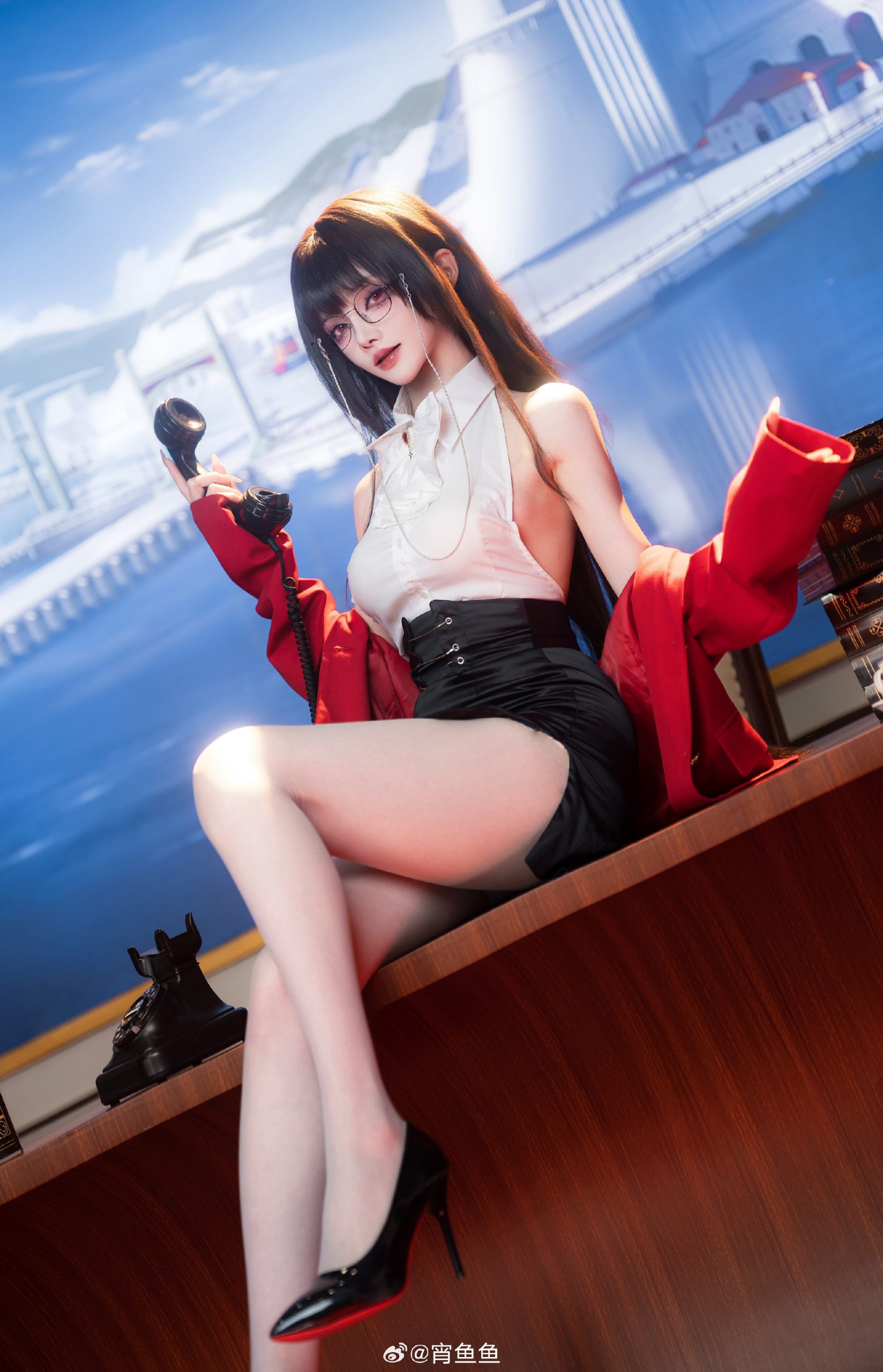 COSPLAY 碧蓝航线 秘书舰 亚尔薇特@宵鱼鱼-米哈社