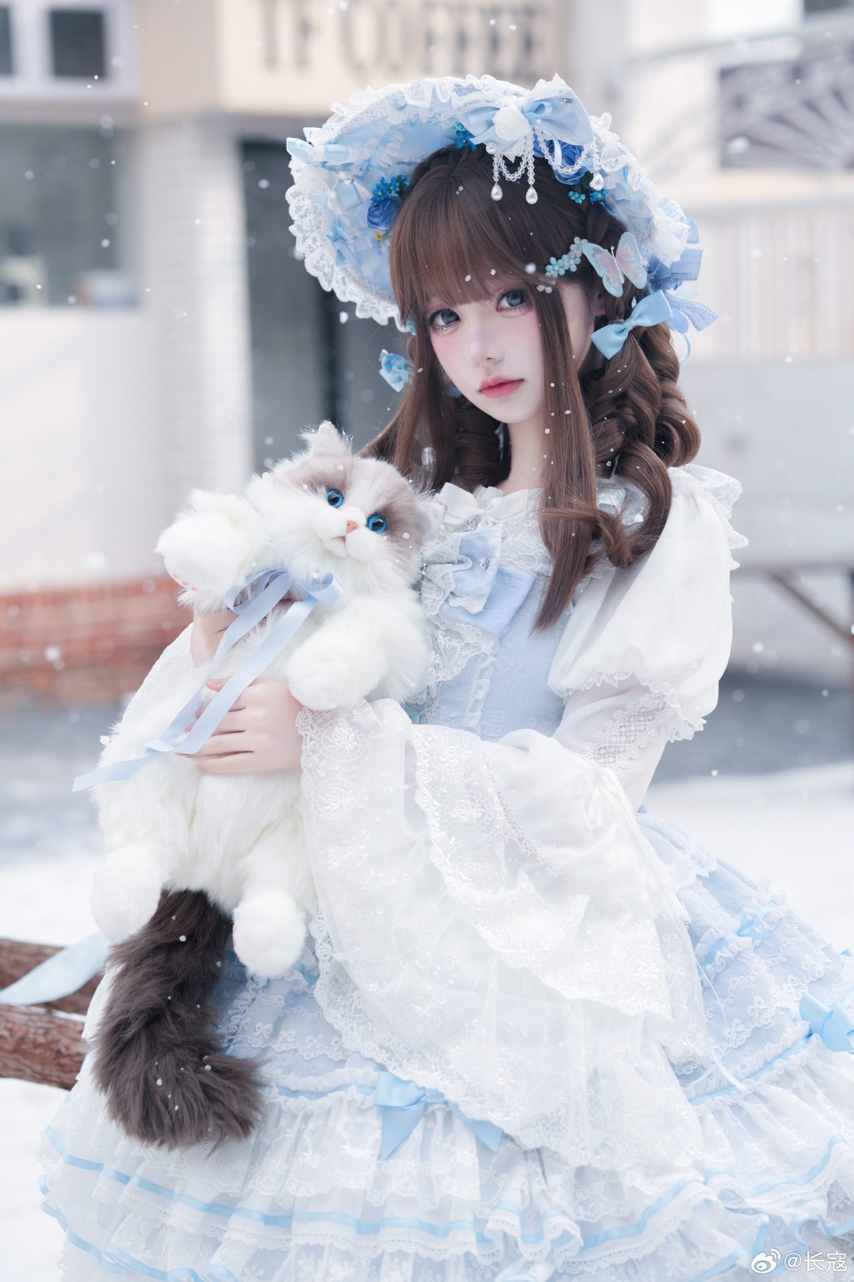 ❄️祈愿星的天蓝色真的好漂亮！阿寇穿的是无拖尾形态！@长寇-米哈社