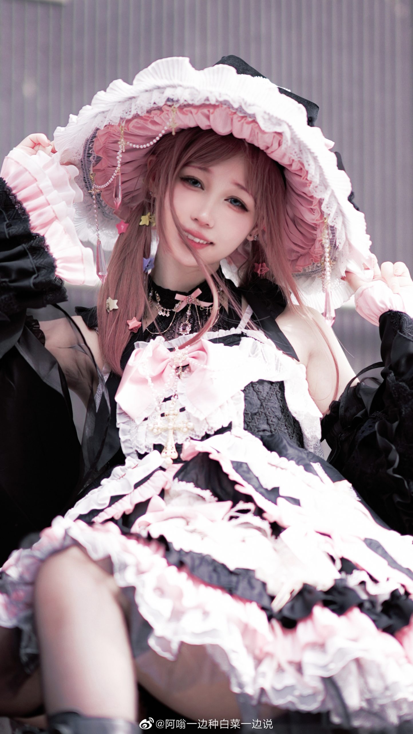 刚来到城市的 小小的 见习魔女.@阿嗡一边种白菜一边说-米哈社