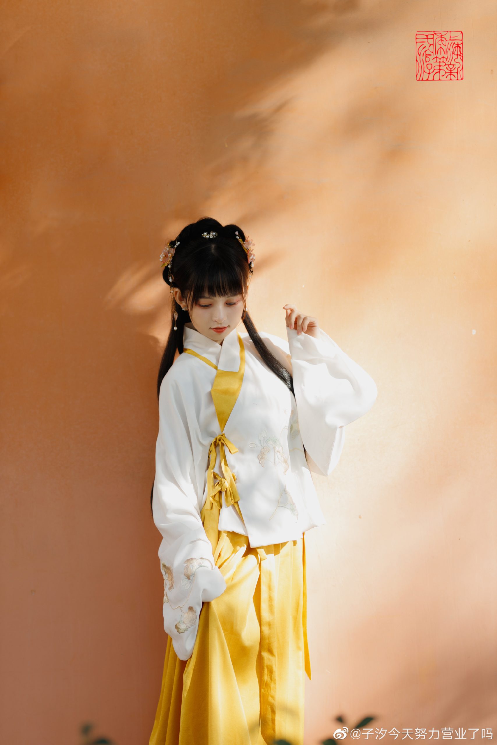 【汉服】邻家有女初长成 是邻家小妹的感觉 @子汐今天努力营业了吗-米哈社