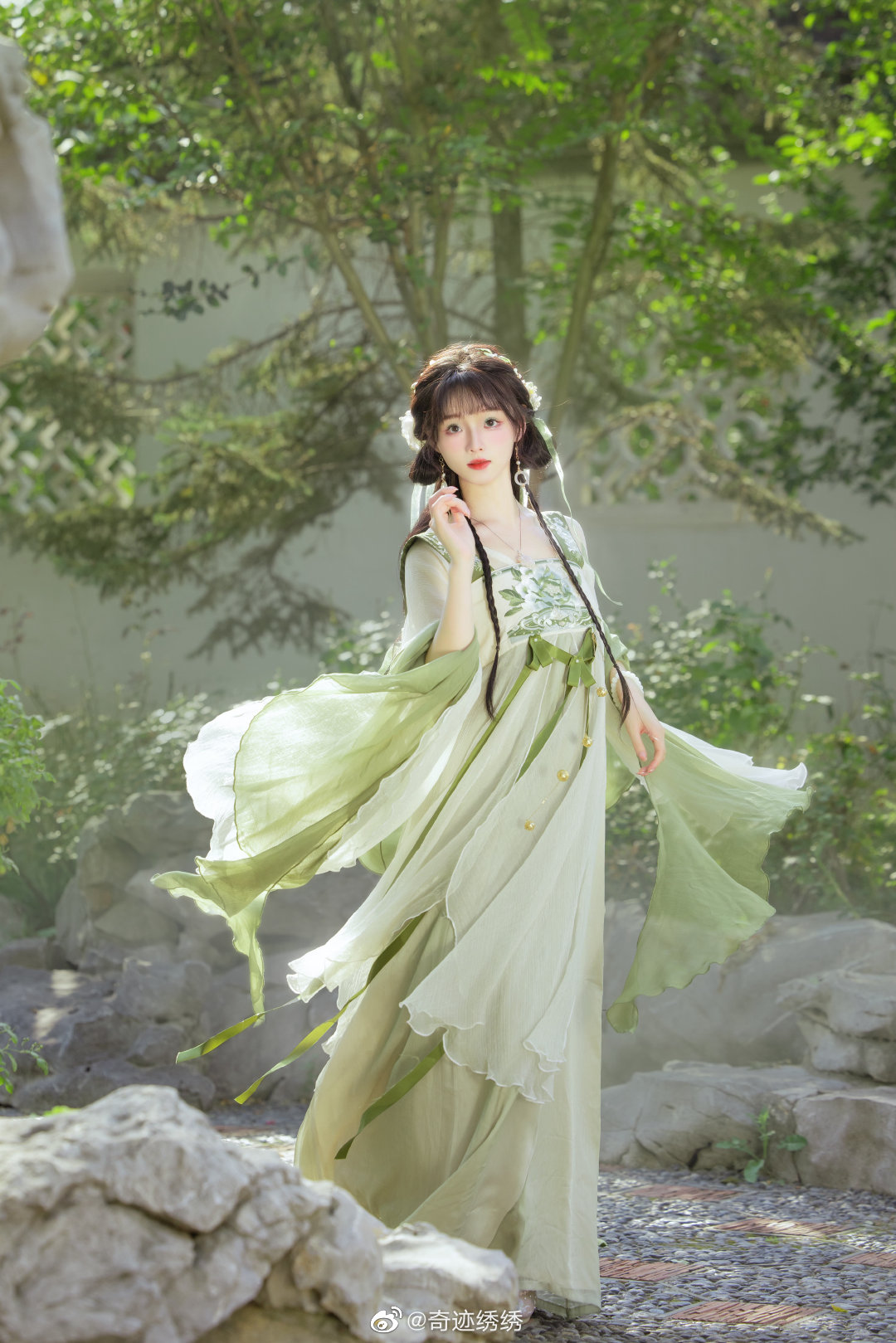 莺莺燕燕春春，花花柳柳真真。@奇迹绣绣-米哈社