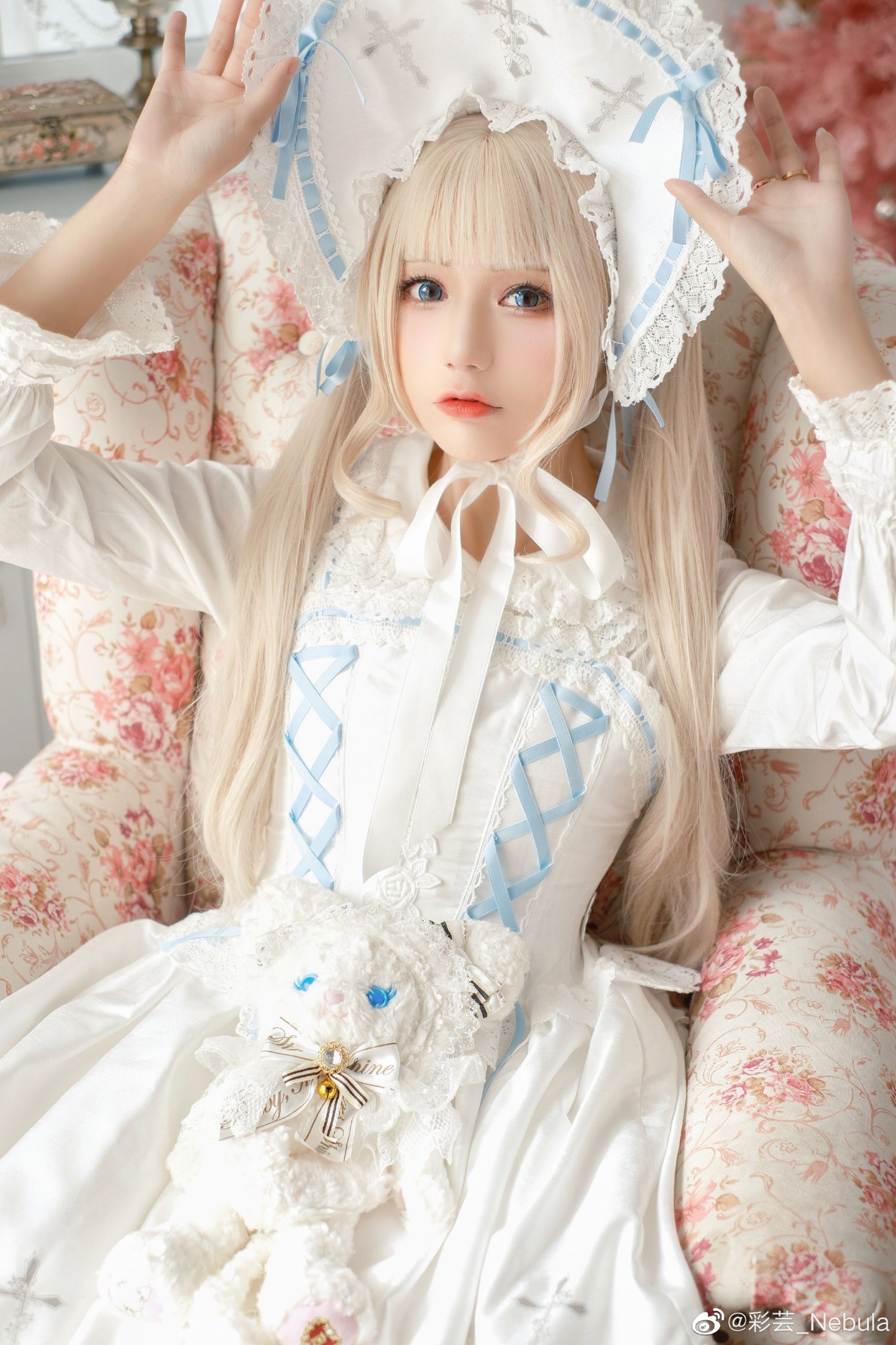 LOLITA 发片了！影修兄拍得真棒！@彩芸_Nebula-米哈社