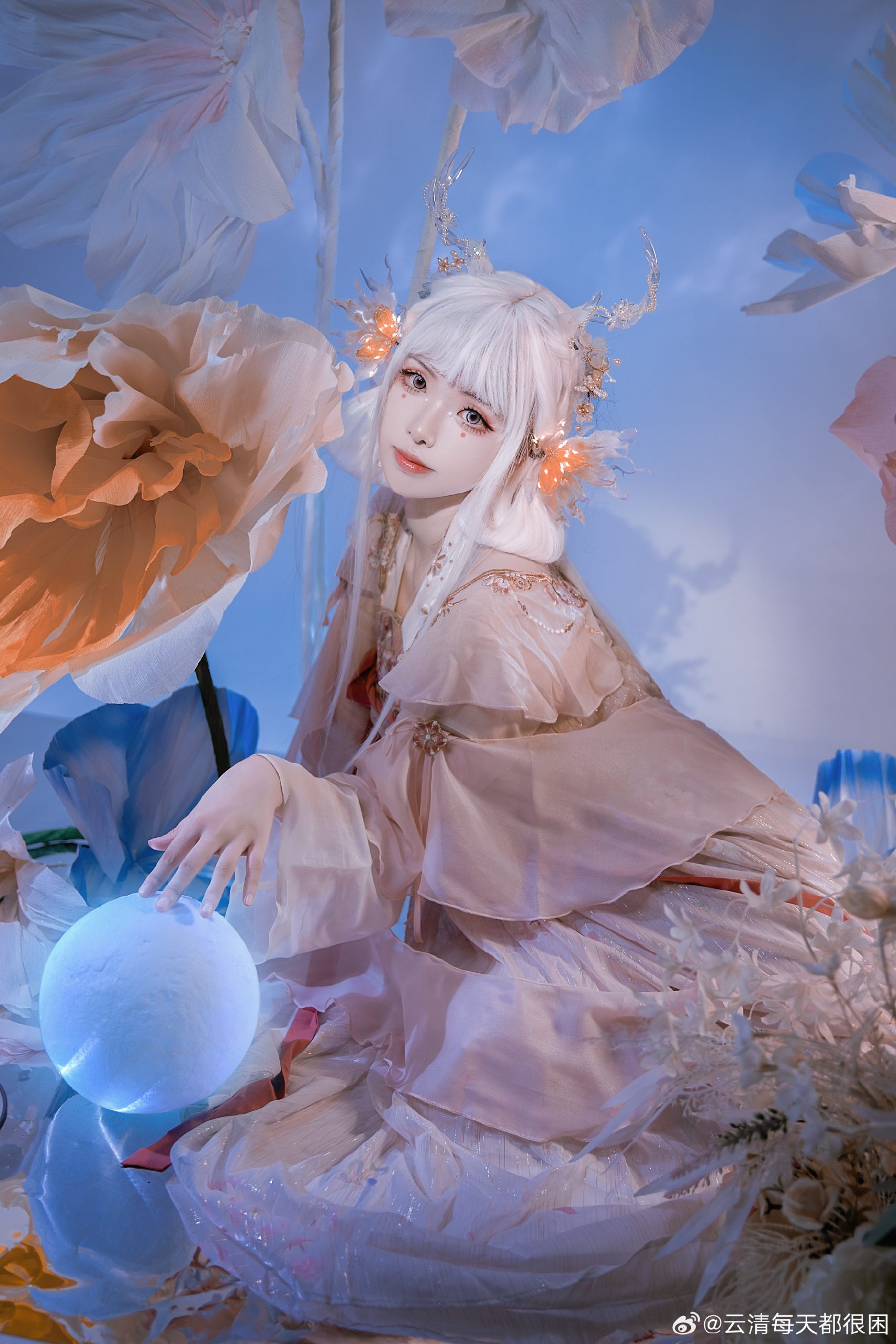 残雪凝辉冷画屏 落梅横笛已三更 更无人处月胧明@云清每天都很困-米哈社